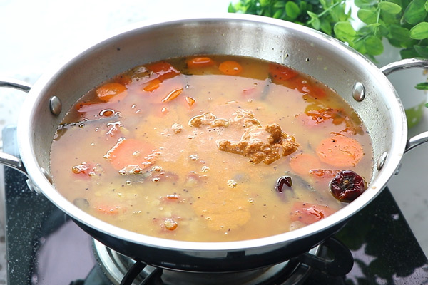 add dal, masala paste, tamarind