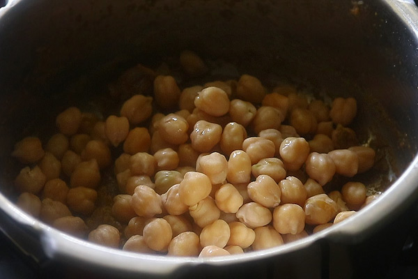 add cooked chana