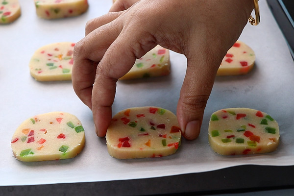 arrange cookies