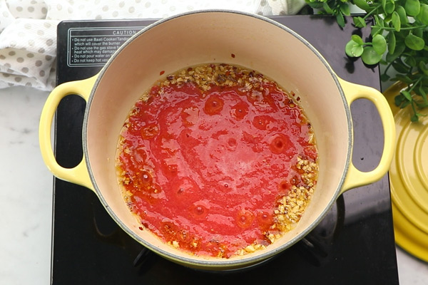 add tomato puree