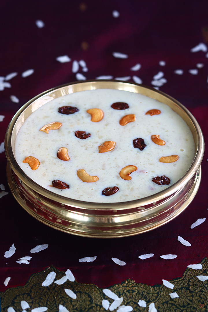 aval payasam served in a bronze bowl