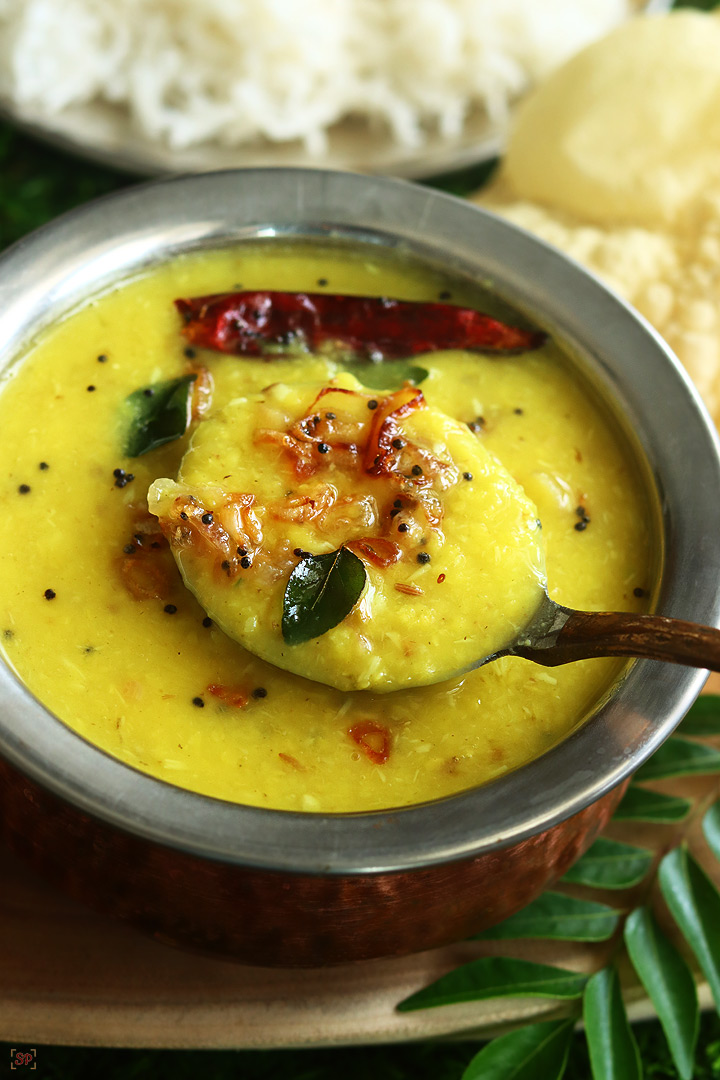 parippu curry with rice and papadam