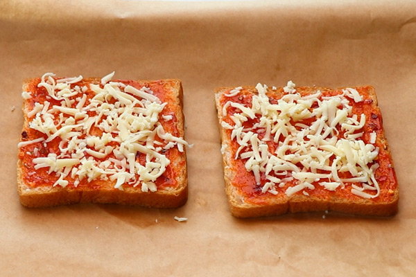 Bread Pizza Recipe  2 ways  - 5