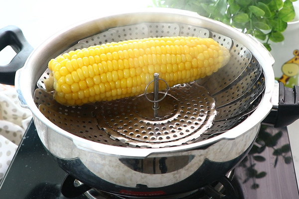 steamed corn is ready