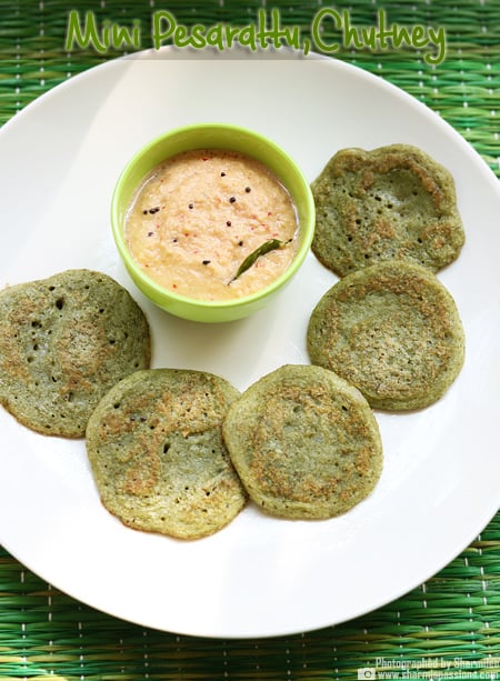 mini pesarattu dosa with chutney