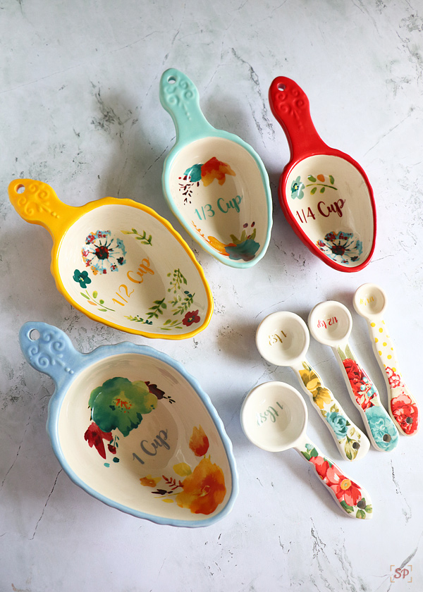 The Pioneer Woman Measuring Cups - Set of 4