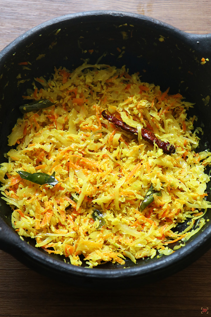 cabbage thoran with carrot