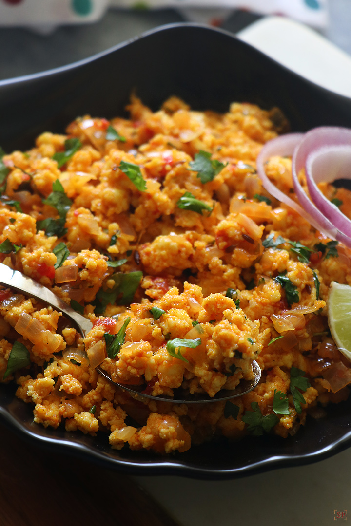 paneer bhurji served