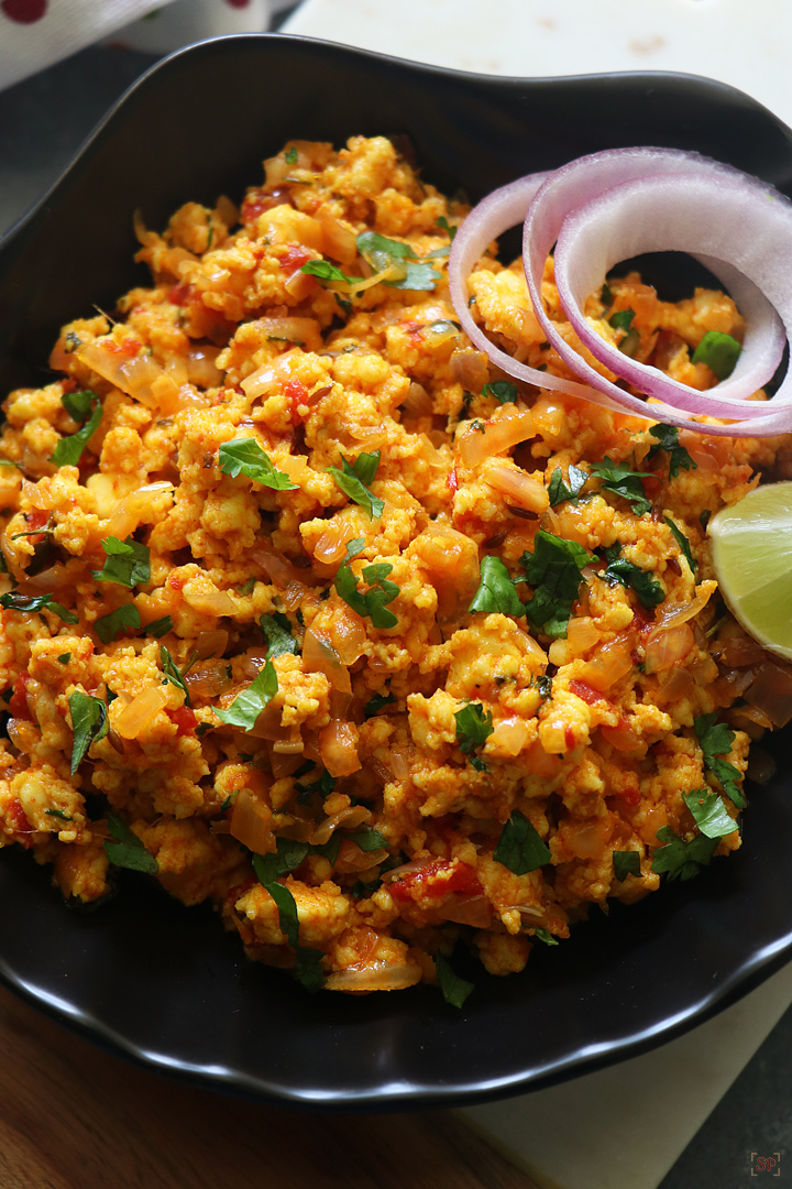 paneer bhurji served