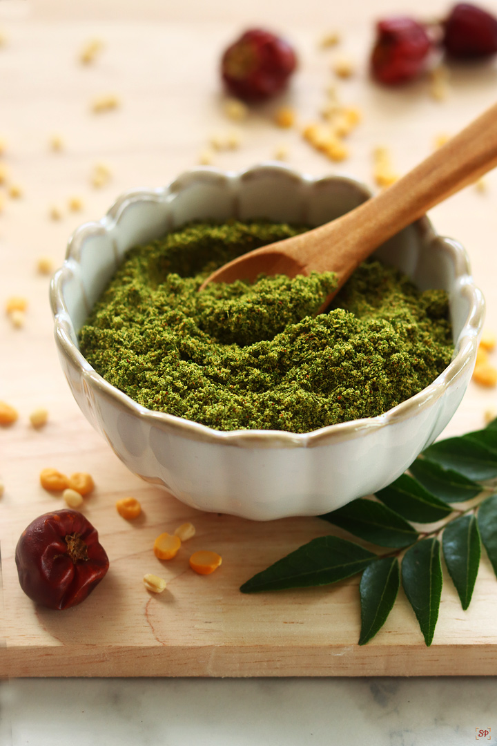 curry leaves powder in a bowl