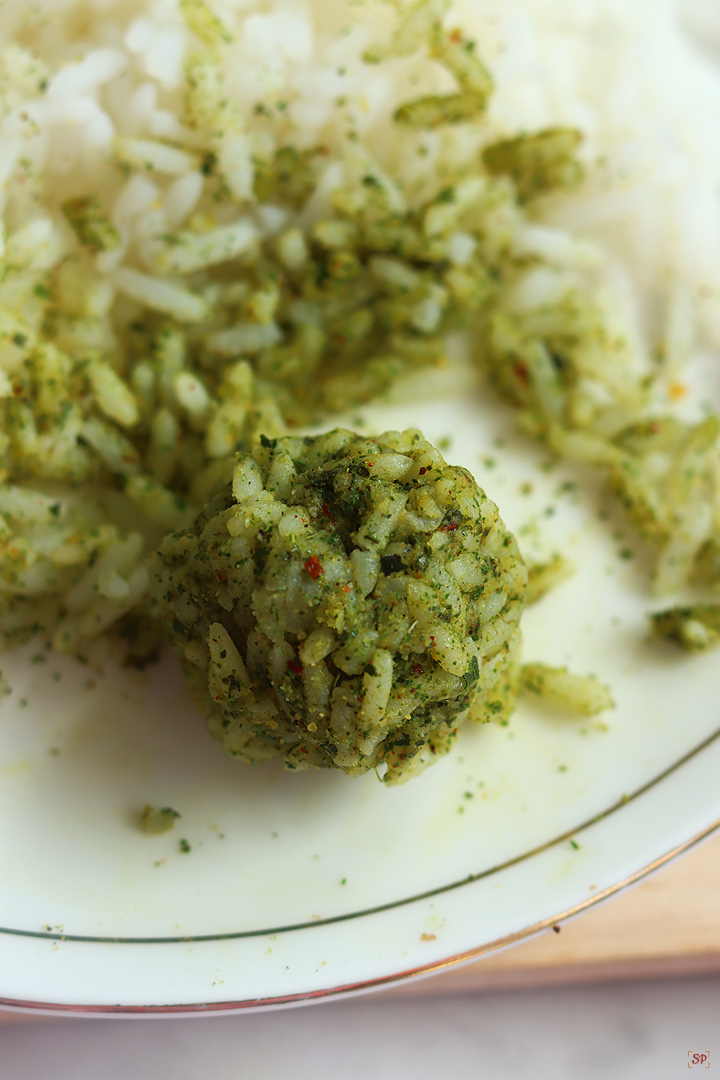 curry leaves powder mixed with rice