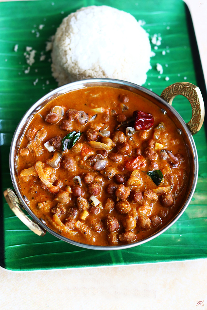 kadala curry in a ladle