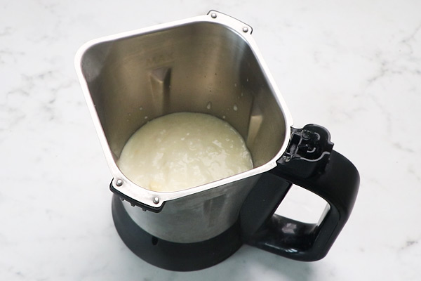 add curd to mixer