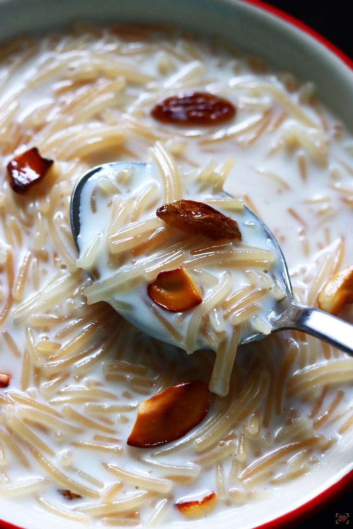 semiya payasam served