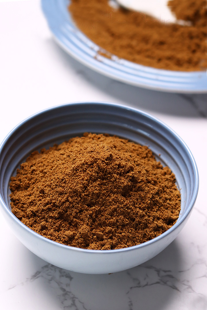 punjabi garam masala in a bowl