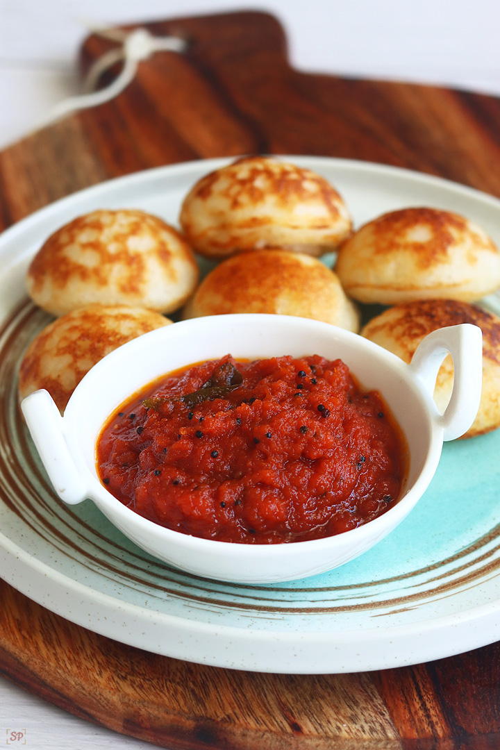 onion tomato chutney with paniyaram