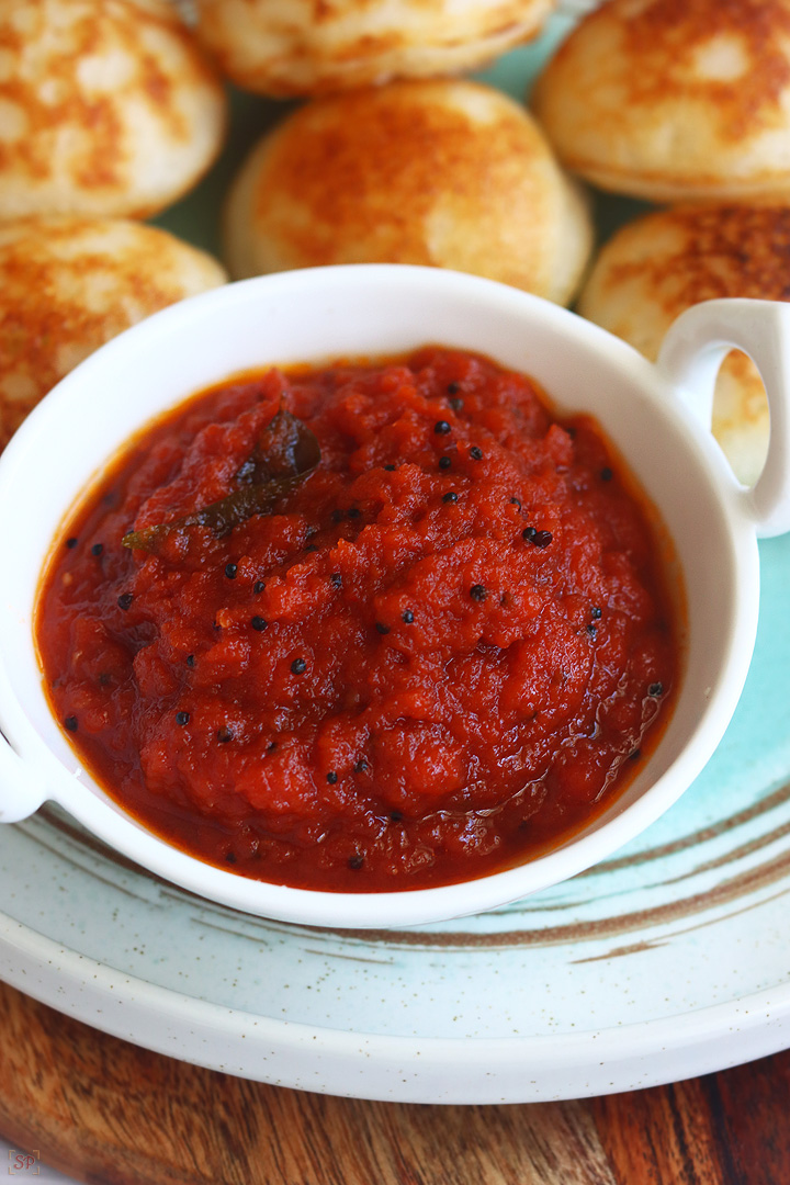 onion tomato chutney with paniyaram