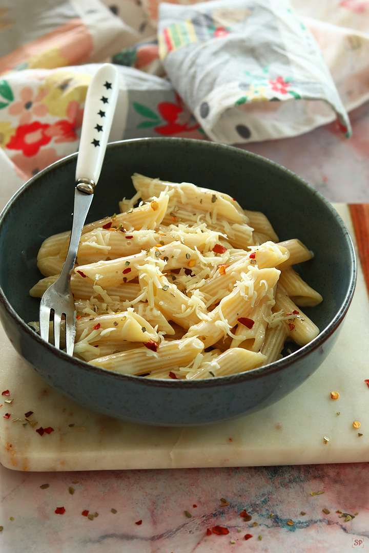 cheese pasta in a bowl