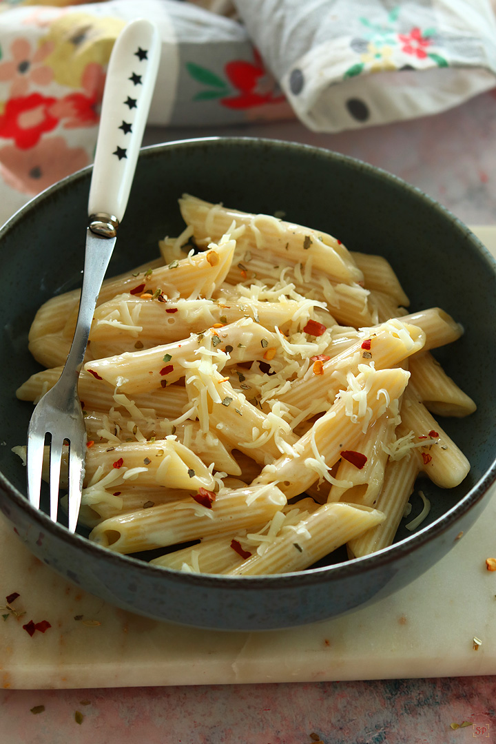 cheese pasta in a bowl