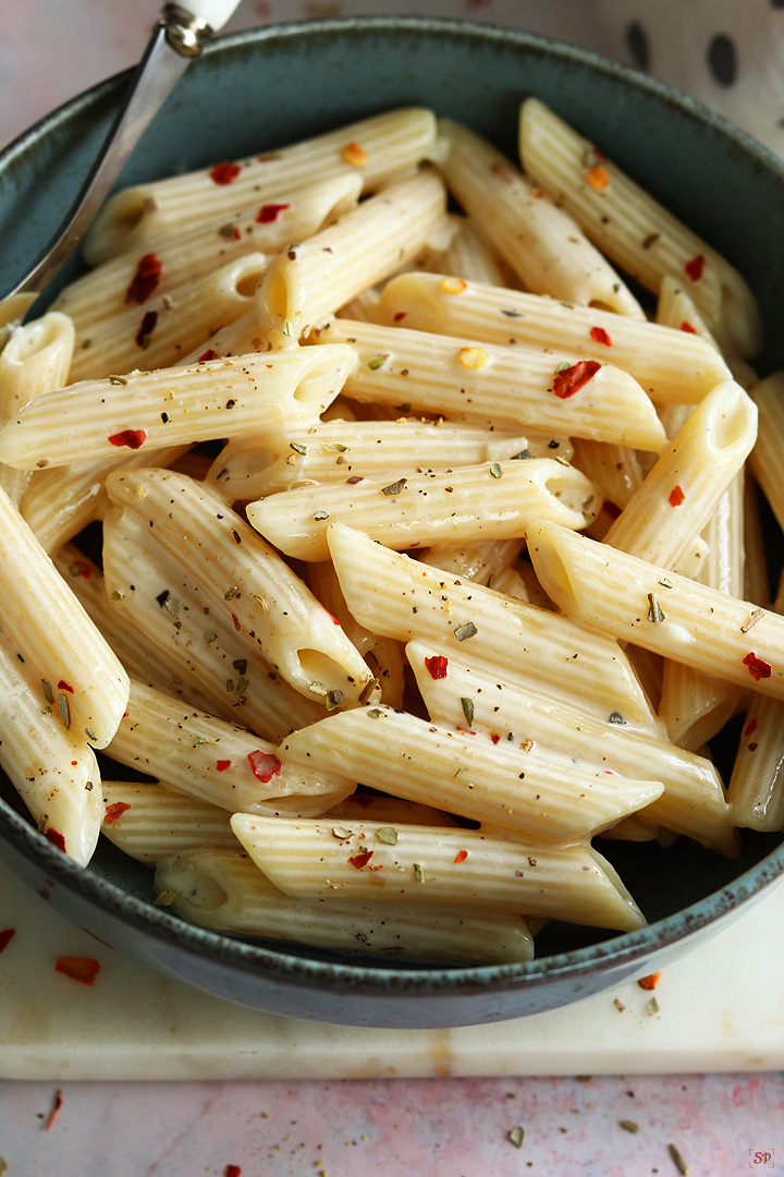 cheese pasta in a bowl