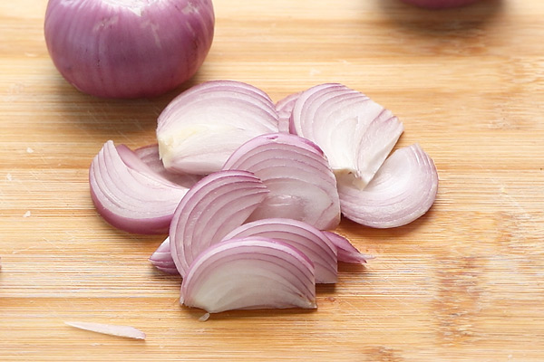 thinly sliced onion