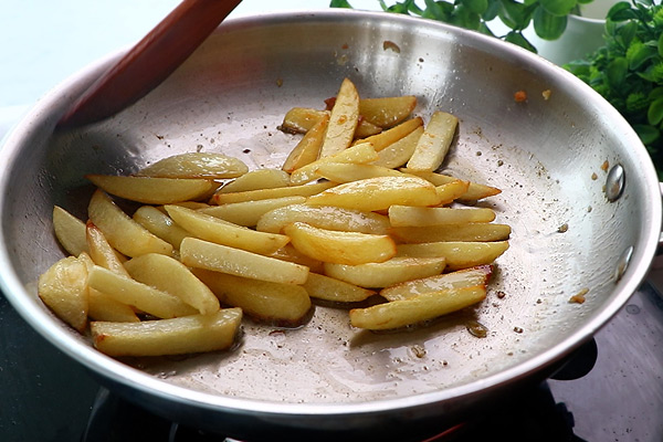 fry potatoes