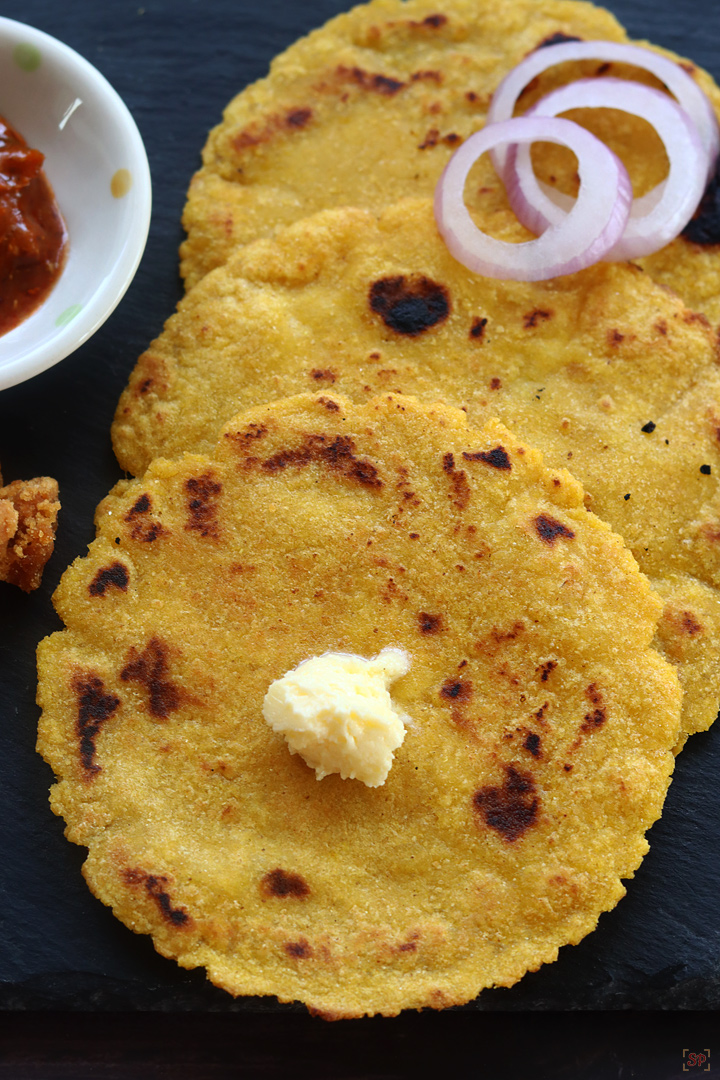 makki roti served with butter and jaggery.